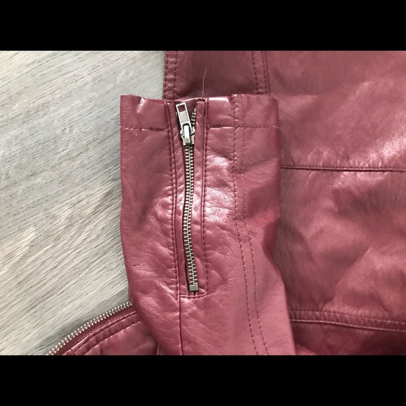 Red fake leather jacket - Picture 5 of 7